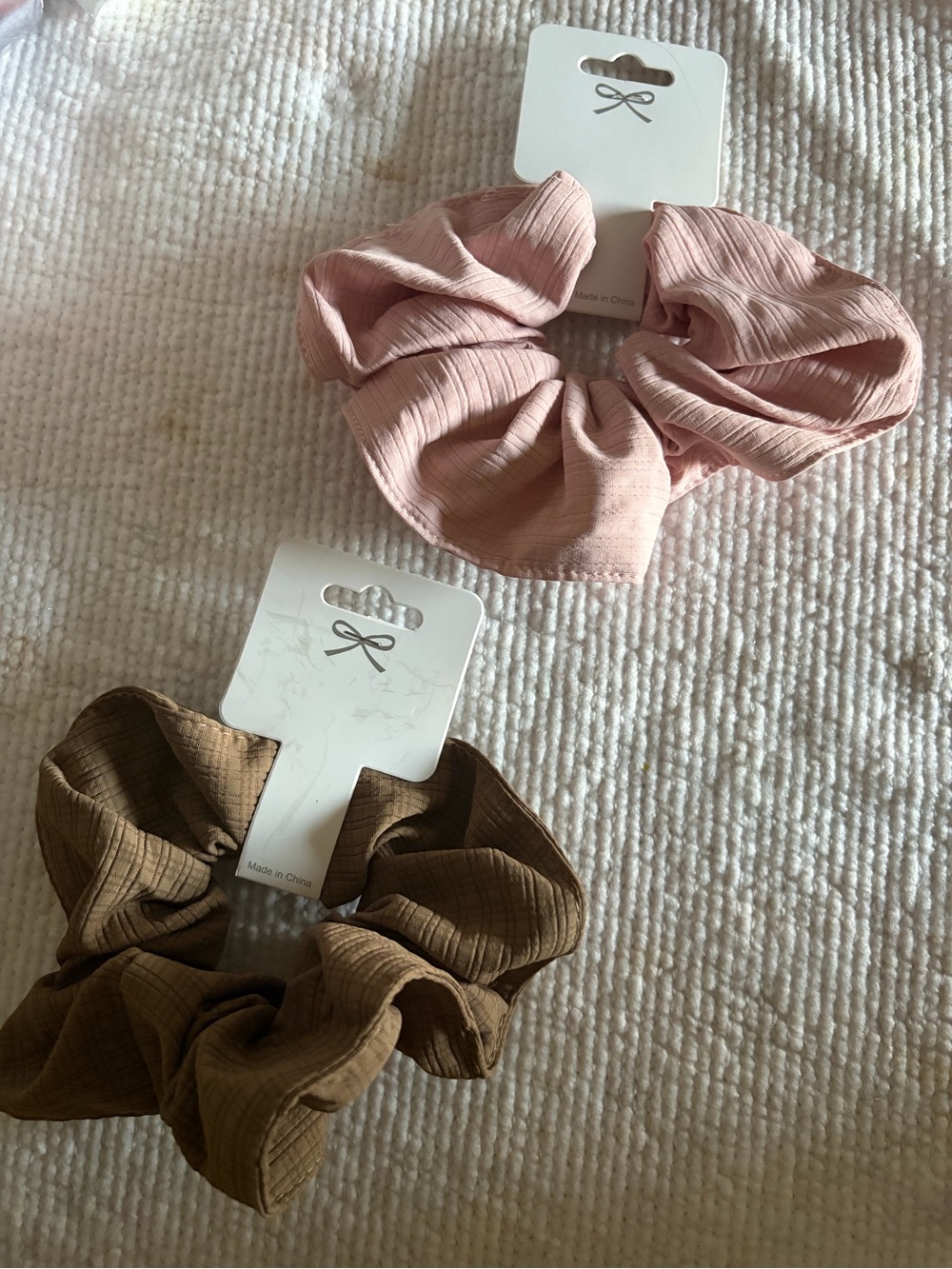 SHEIN Textured Scrunchie Duo - Dusty Pink & Brown